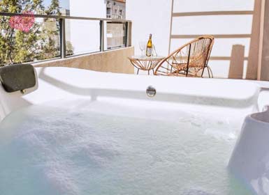 Hotel con jacuzzi en la habitación Córdoba