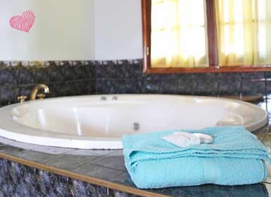Hotel con jacuzzi en la habitación Córdoba