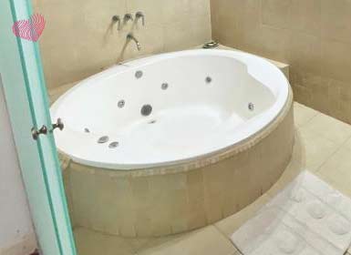 Hotel con jacuzzi en la habitación Córdoba