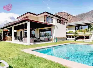Villa con jacuzzi y piscina privada en Santiago de Chile