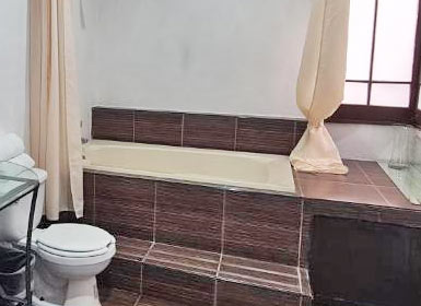 Hotel con jacuzzi en la habitación Chihuahua