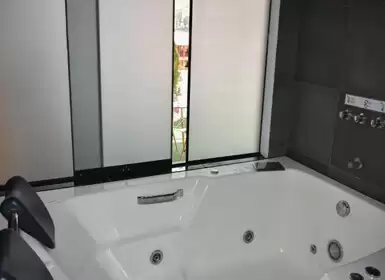 Hotel con jacuzzi en la habitación en Calca, Cusco