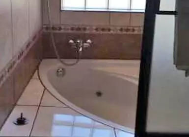 Habitación con bañera de hidromasaje en Huaraz, Perú