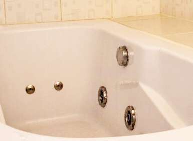 hotel con bañera de hidromasaje en la habitacion Oxapampa, Pasco